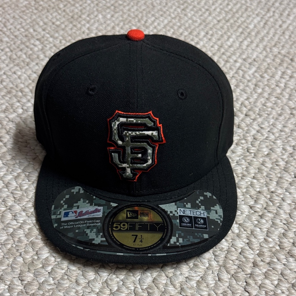 *NWT* SF Giants New Era Camo Cap - size 7 1/4